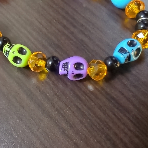Halloween Ghost face charm stretch bracelet - Picture 4 of 4